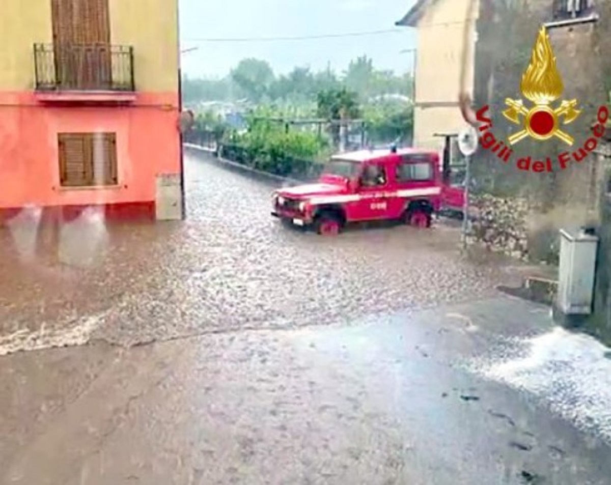 Avellino bomba d'acqua improvvisa morto uomo 45 anni 