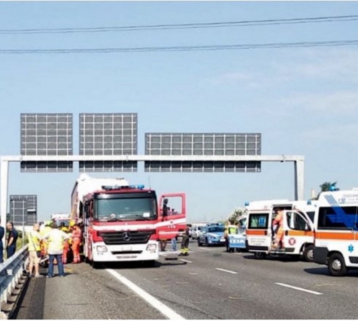 incidente sulla A4 tra Rho e Milano due morti e cinque feriti 