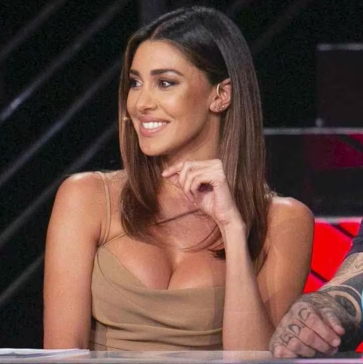 Belen Rodriguez la verità dietro l'addio a Mediaset