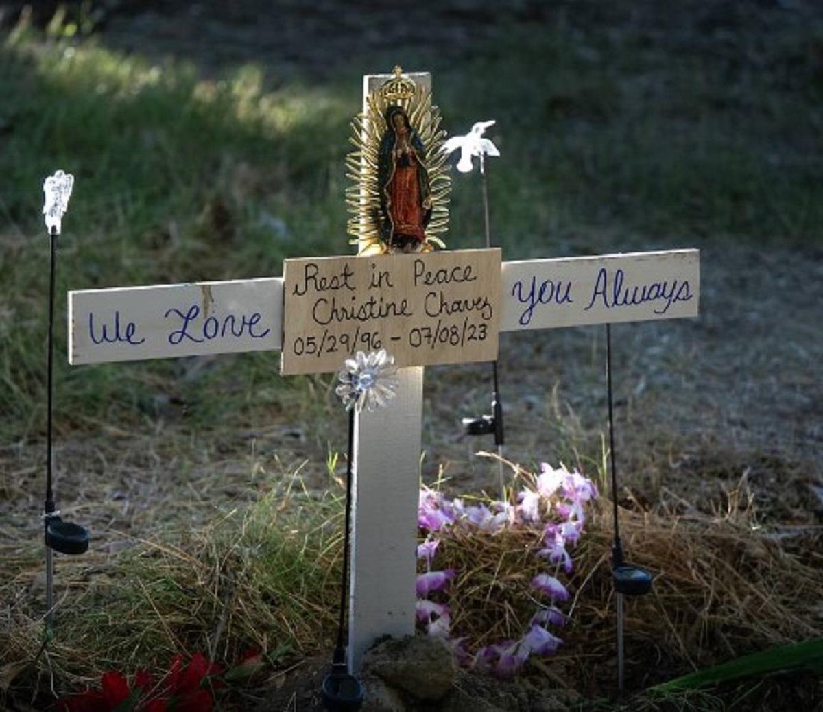 California, donna si addormenta nell'erba alta: uccisa da un tosaerba
