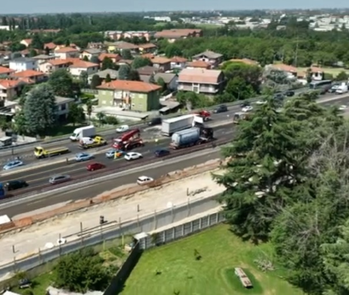 Lainate incidente sulla A8 tre feriti uno è in gravi condizioni 