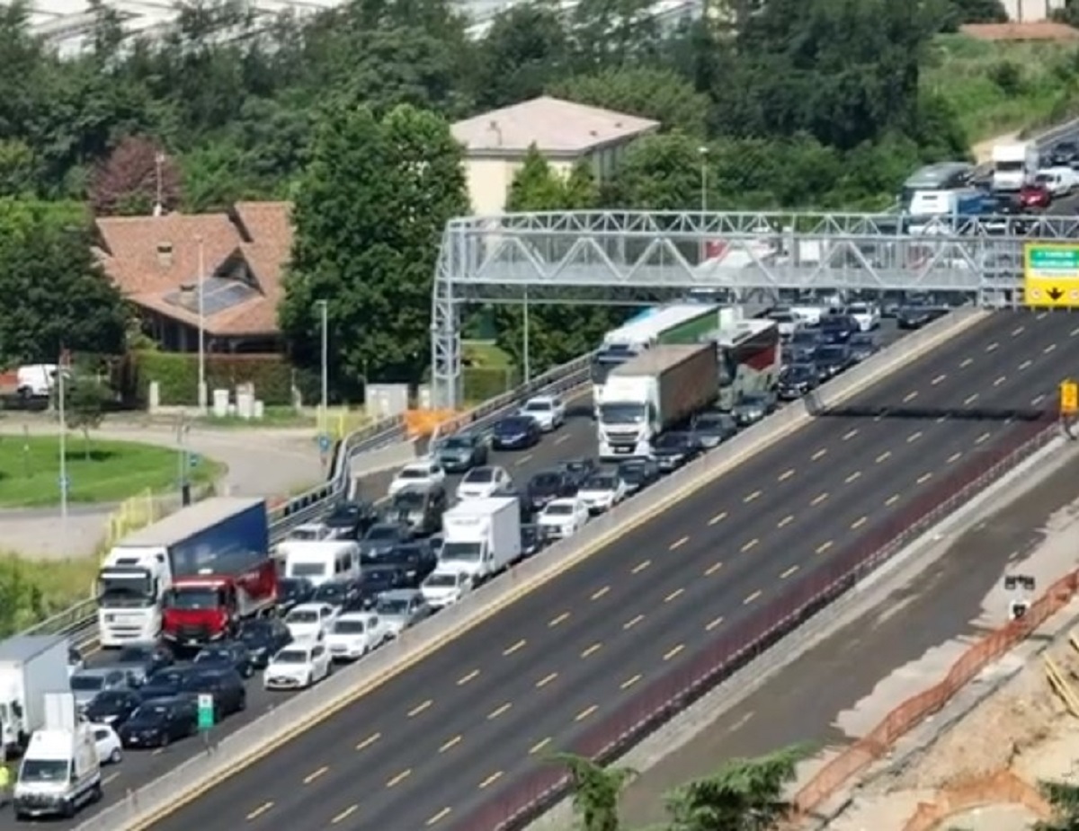 Lainate incidente sulla A8 tre feriti uno è in gravi condizioni 