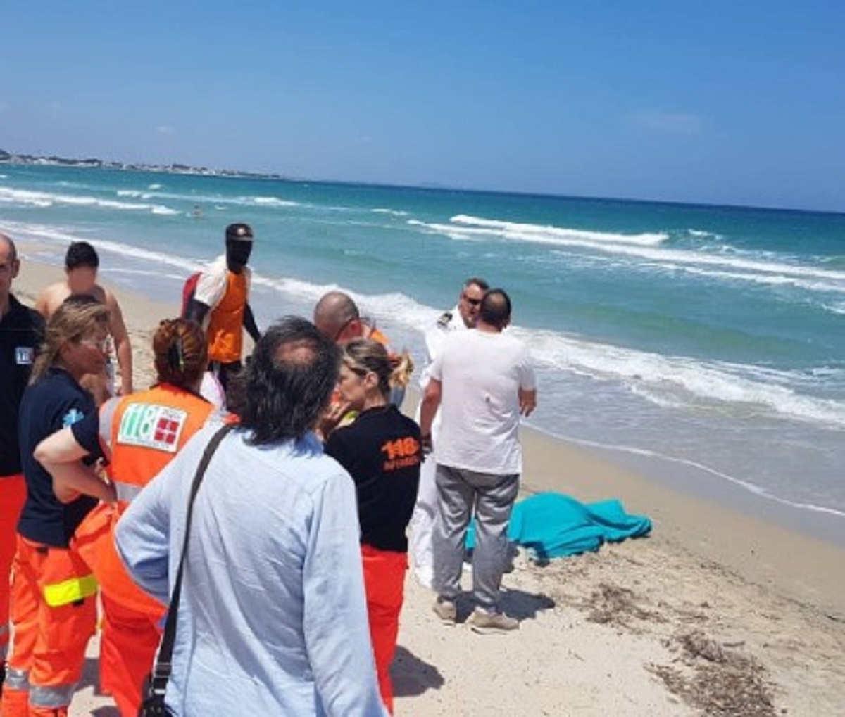 Porto Cesareo malore in spiaggia muore una donna di 78 anni 