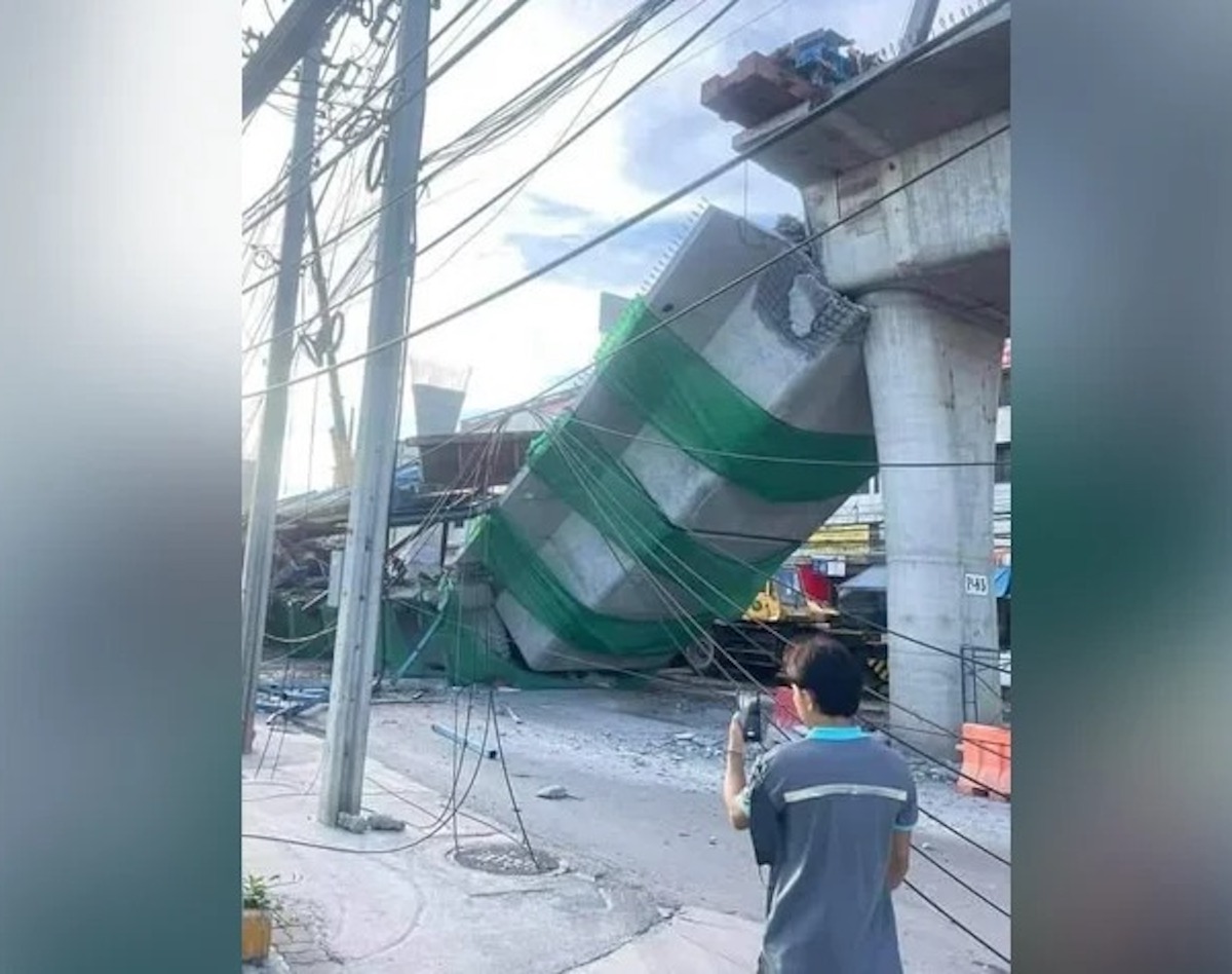 Ponte crolla a Bangkok nell'ora di punta: 2 morti, diversi feriti