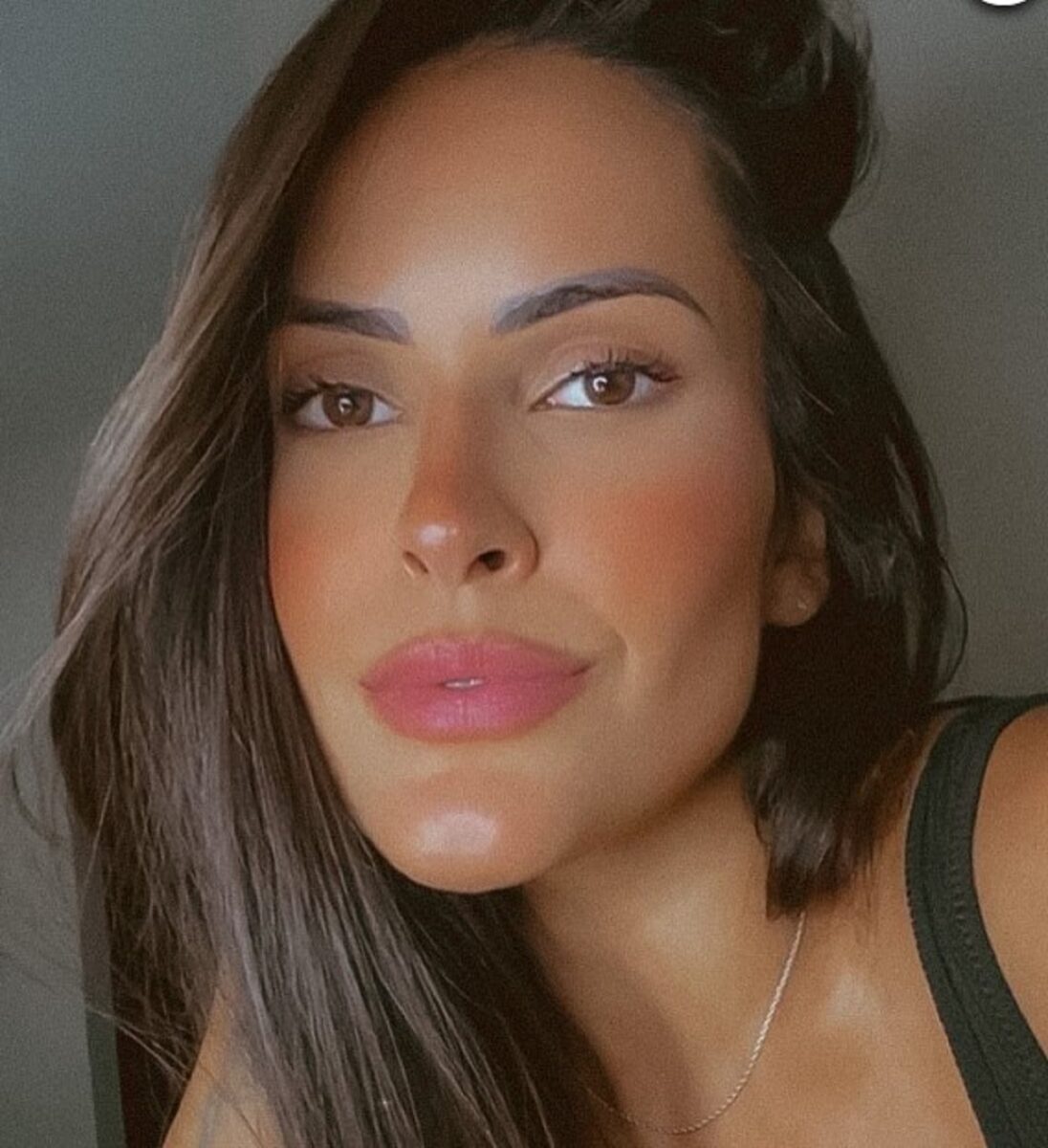 Larissa Borges l'influencer morta a 33 anni per arresto cardiaco 