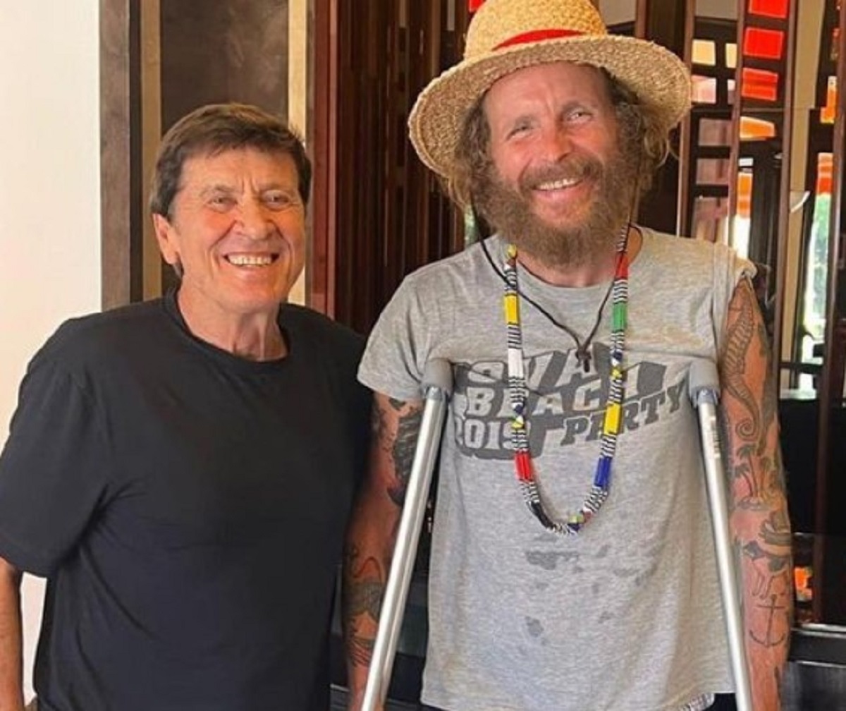 Jovanotti dopo l’incidente  slitta ritorno in Italia femore non allineato  