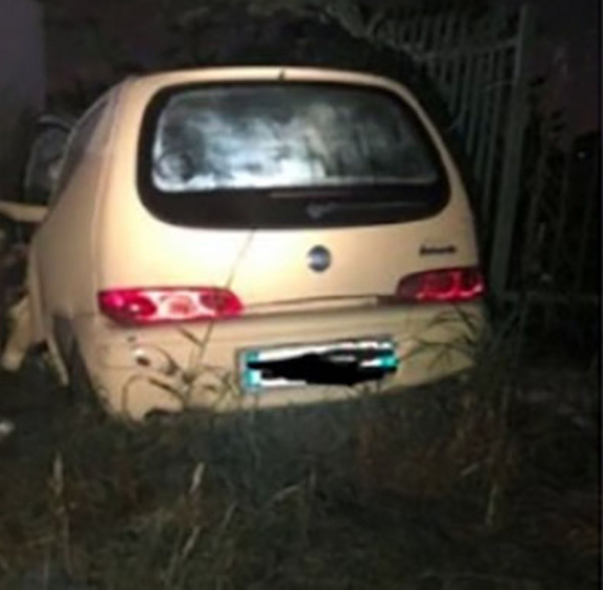 Incidente stradale ad Acerra: papà e mamma morti, i figli feriti gravemente