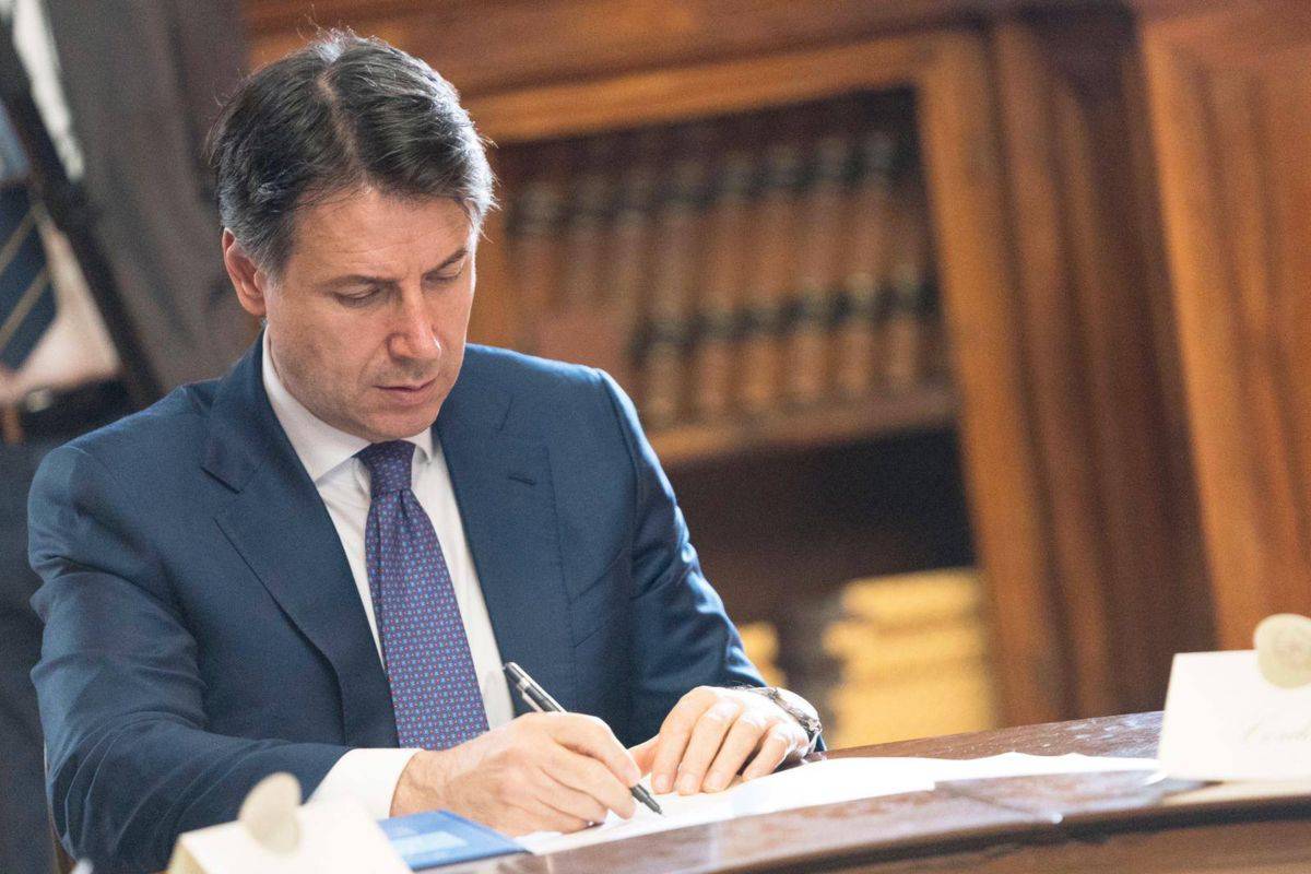 Risultato immagini per immagini di giuseppe conte