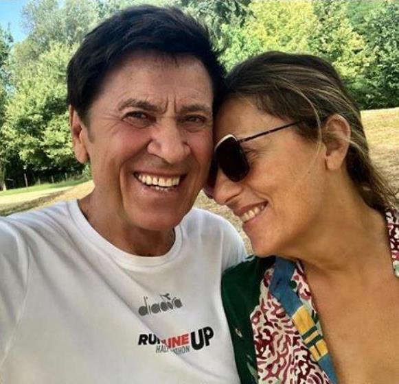 Gianni Morandi 25 Anni Fa Il Primo Incontro Con La Moglie Anna La Dedica