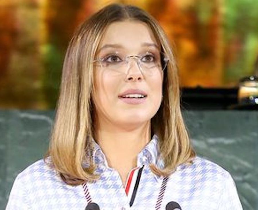Millie Bobby Brown, l'Undi di Stranger Things sconvolge con il suo look |  Caffeina Magazine