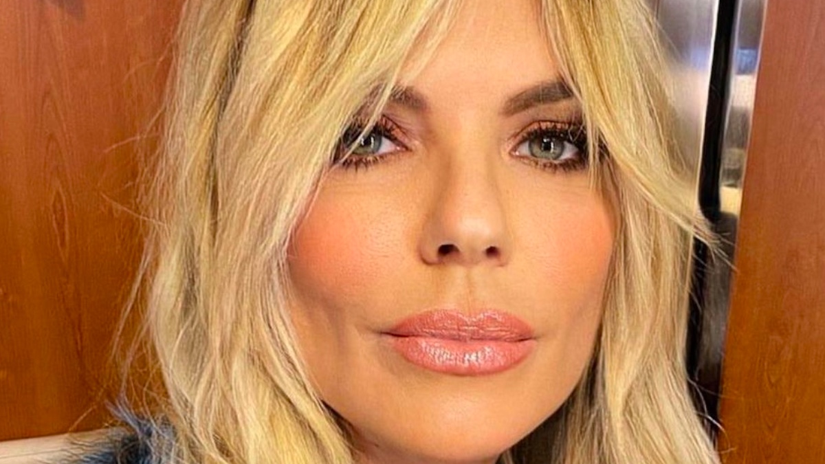 "Mi piace lui". Matilde Brandi vuota il sacco: è uno del GF Vip a far brillare i suoi occhi dopo l'addio del marito