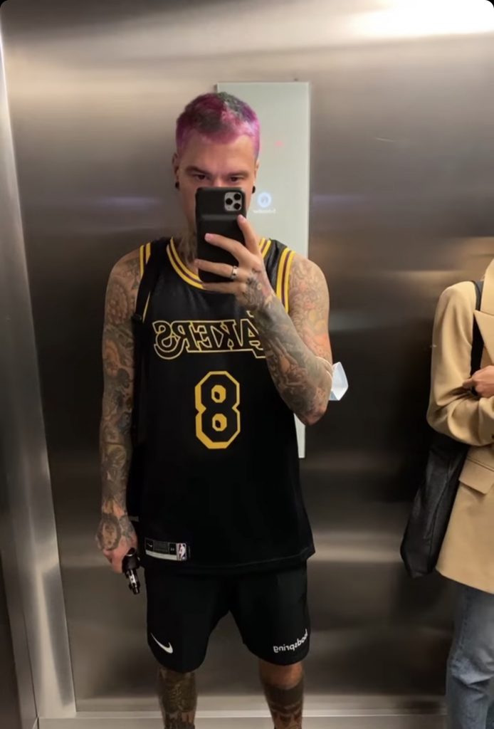 chiara ferragni fedez veste male