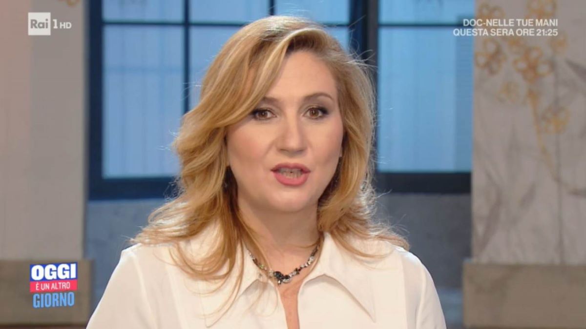 Serena Bortone Oggi è un altro giorno Morte Cane Memo Remigi