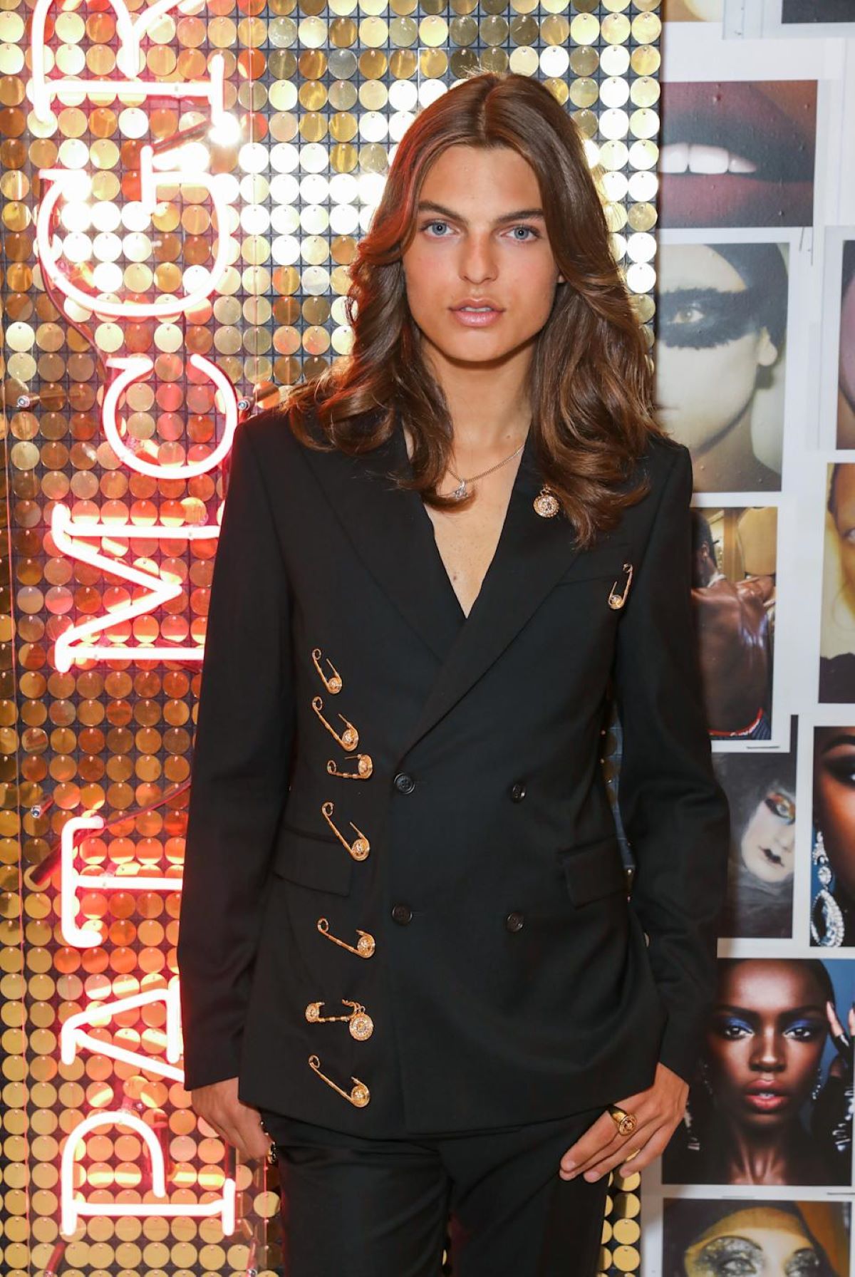 Damian Hurley Figlio Liz Hurley Modello Bellezza Androgina