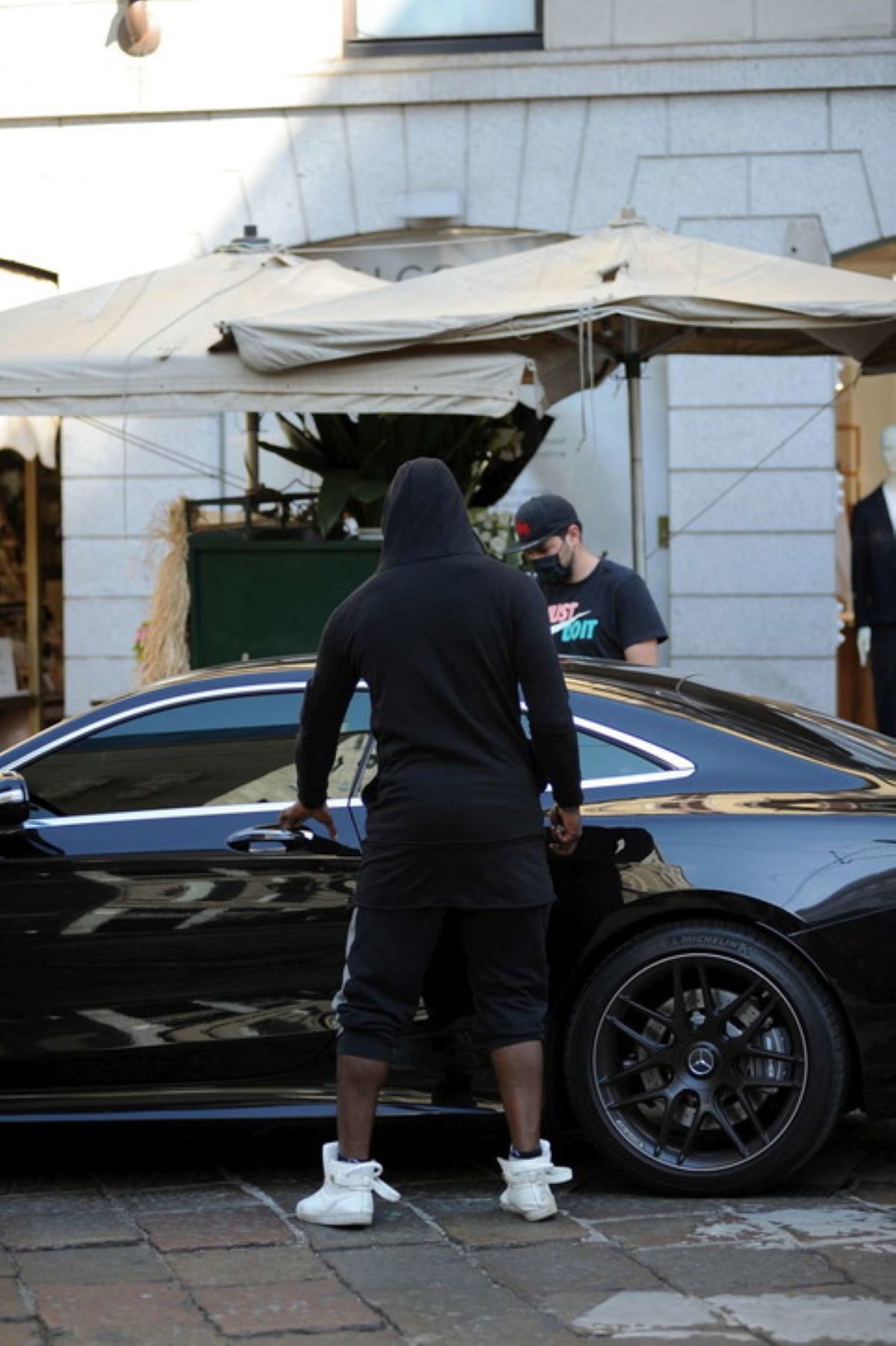 Mario Balotelli Auto Extra-Lusso Shopping Milano