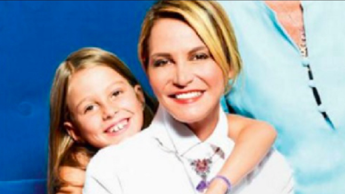 Simona Ventura, la figlia adottiva Caterina compie 15 anni