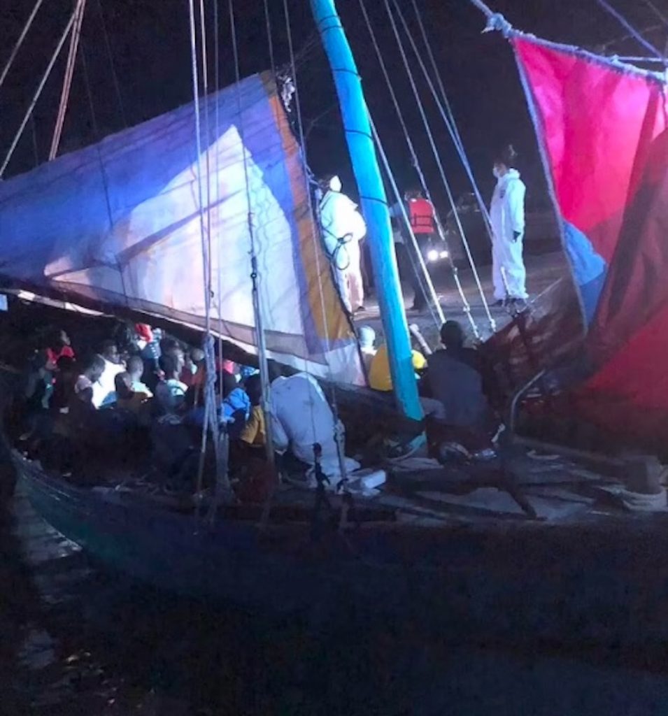 Turks e Caicos barca 20 cadaveri
