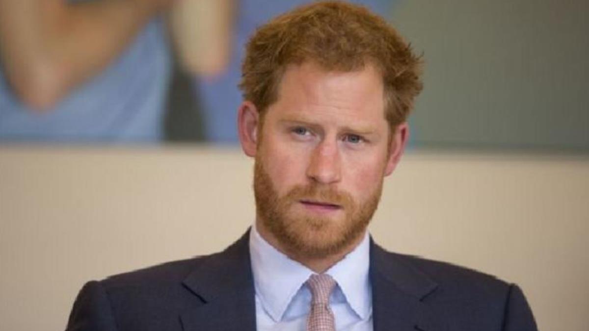 principe harry accuse carlo bicicletta