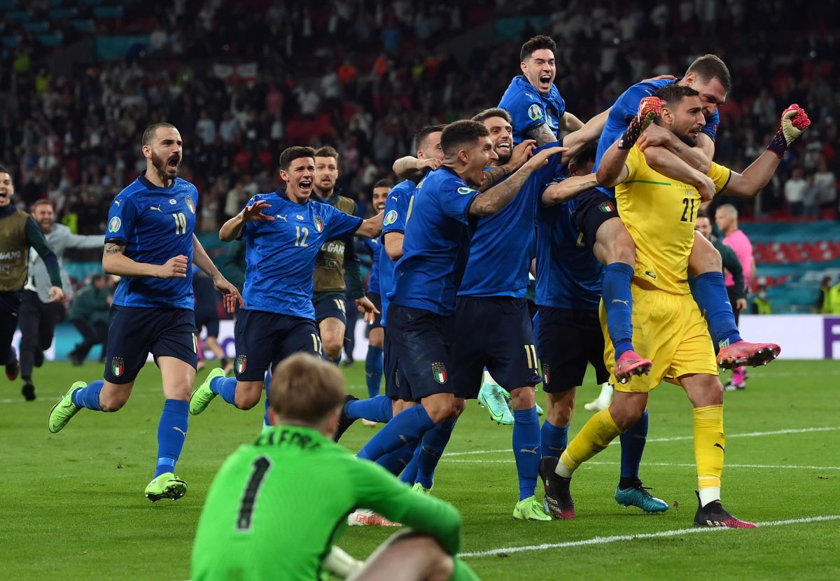 Italia Inghilterra Raccolta Fondi Acquisto Coppa Europei