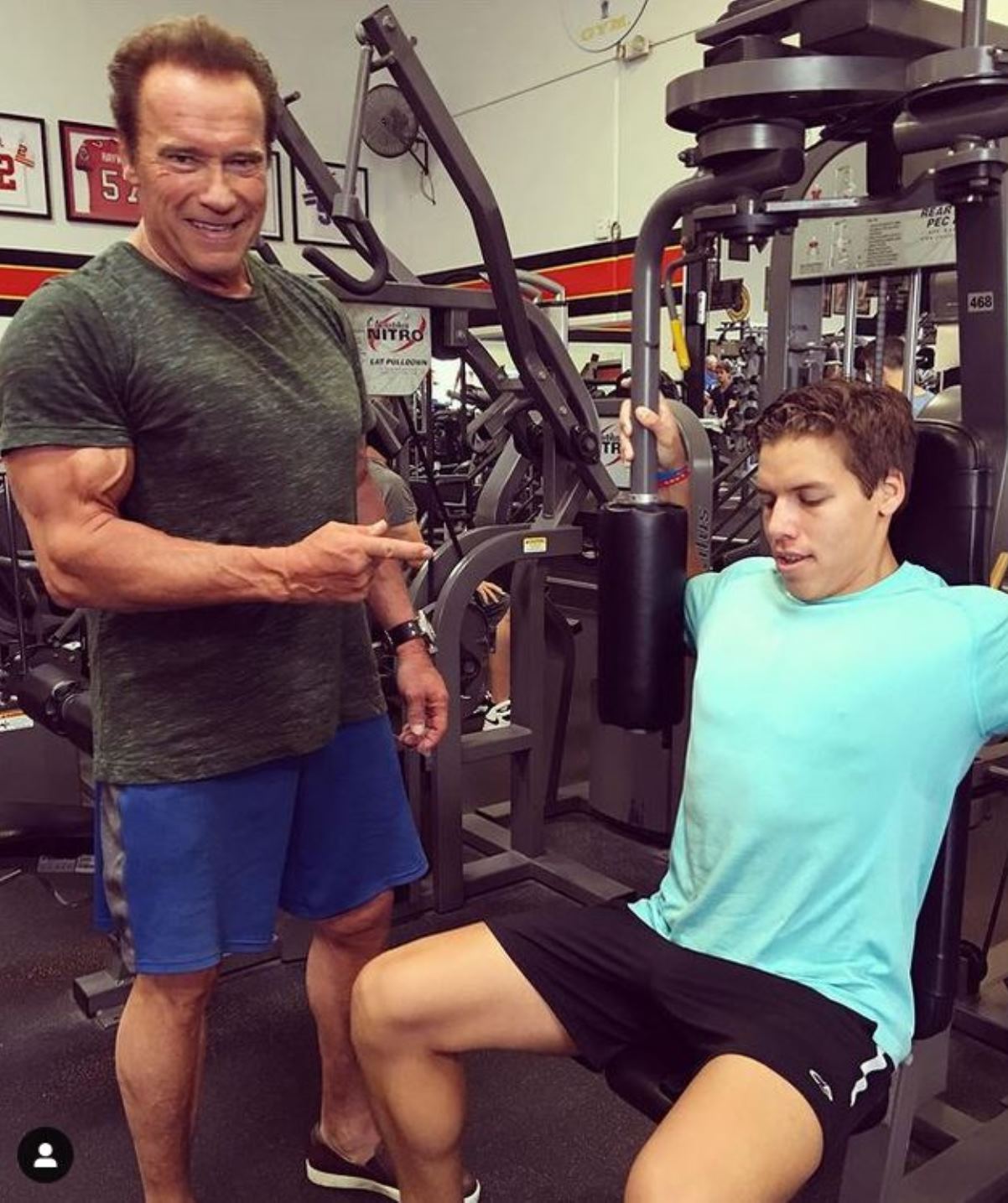 Arnold Schwarzenegger Joseph Baena figlio somiglianza