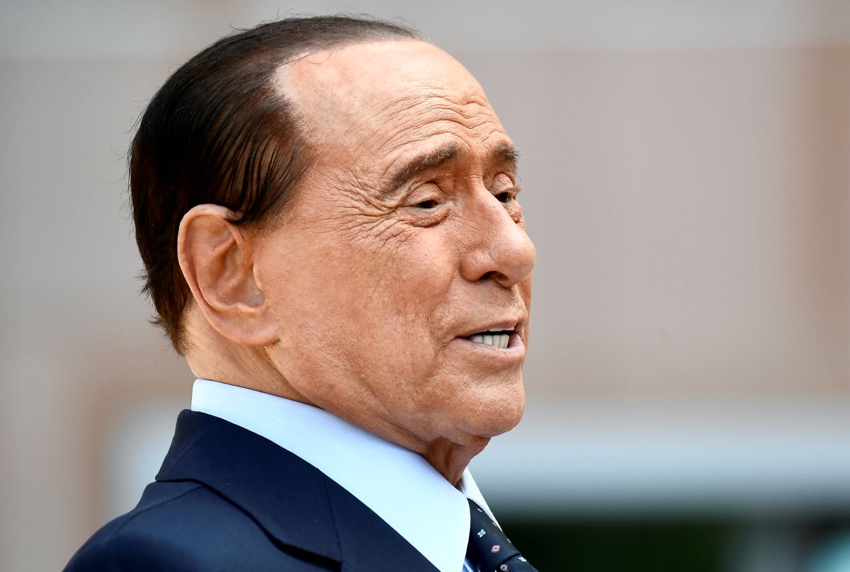 Silvio Berlusconi Preoccupazione Foto Letto Marta Fascina