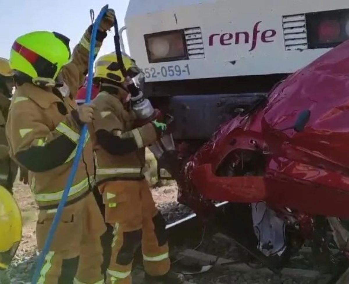 Incidente Treno Contro Auto Quattro Morti Alicante Spagna
