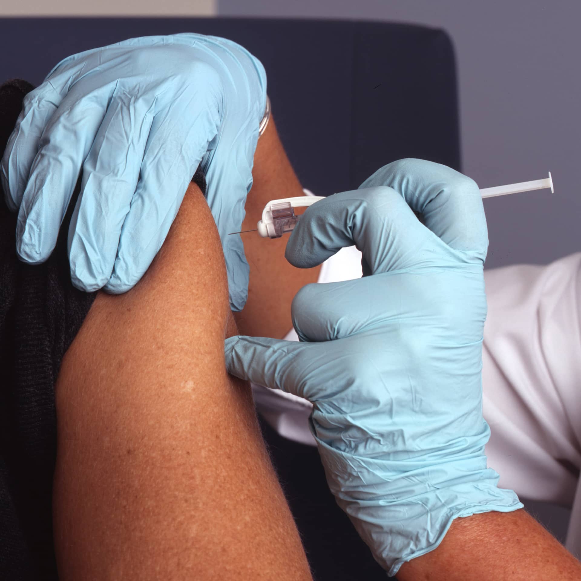 Andrea Crisanti Vaccini Coronavirus Non Bastano Immunità di Gregge Tracciamento