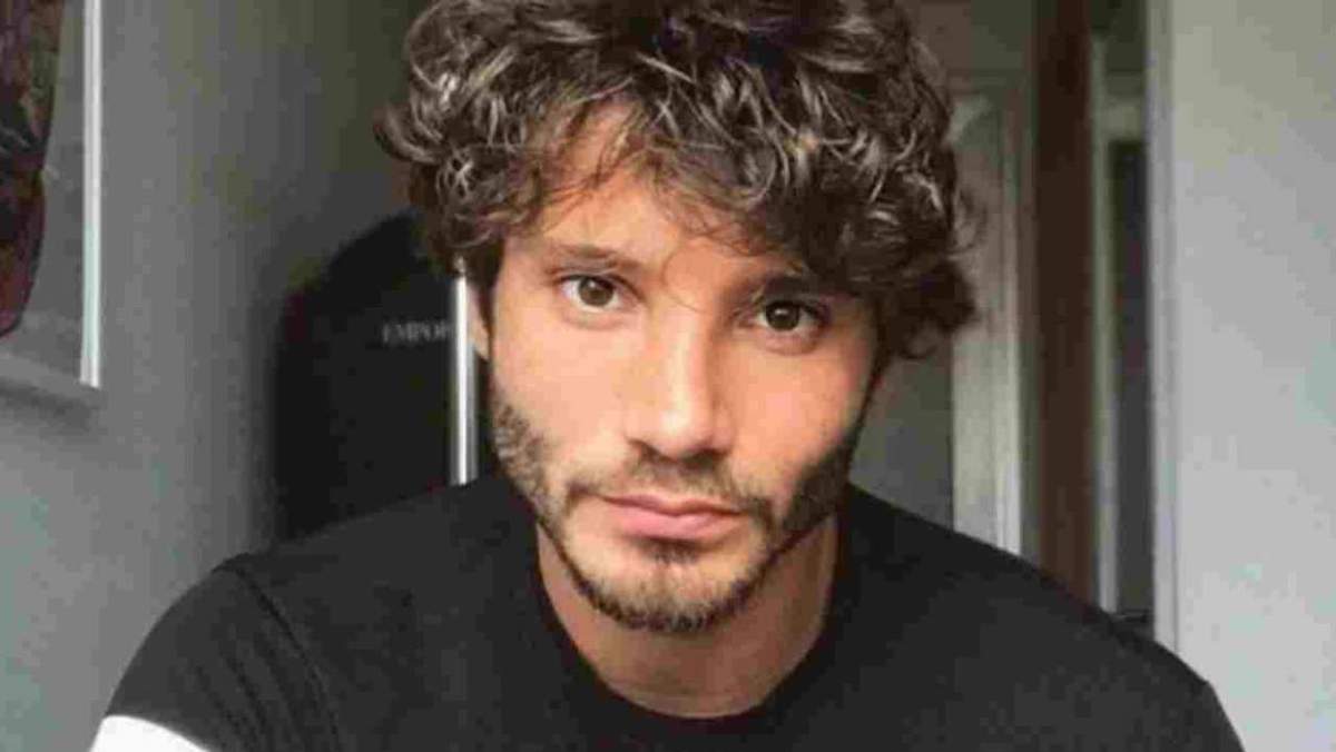 belen-mamma-like stefano de martino