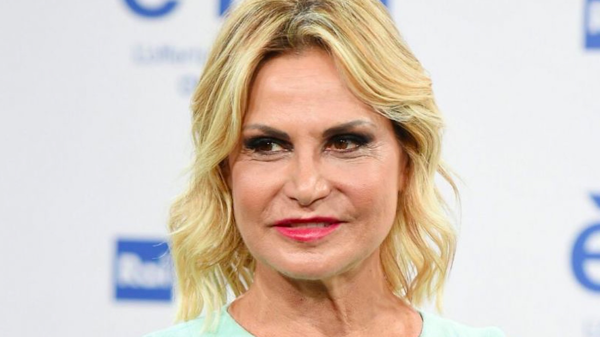 Simona Ventura, foto in costume Estate 2021