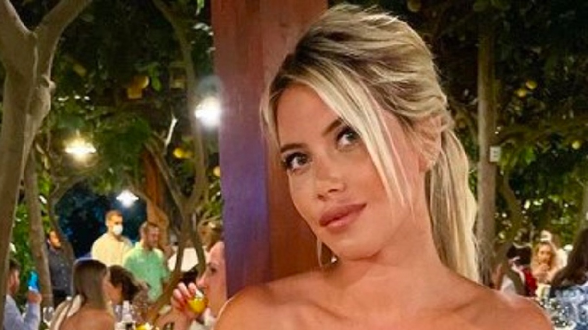 Wanda Nara vacanza lusso Capri al Quisisana