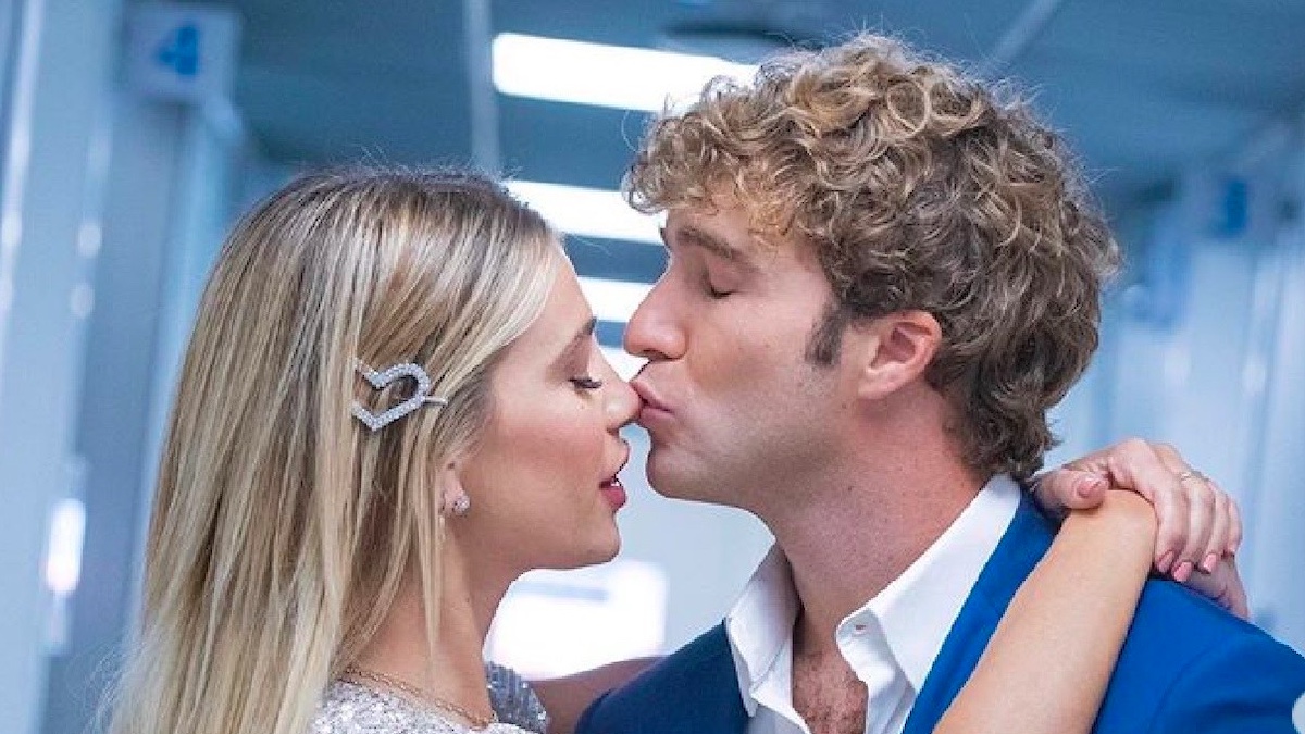 Clizia Incorvaia incinta, lei e Paolo Ciavarro presto genitori: l'annuncio