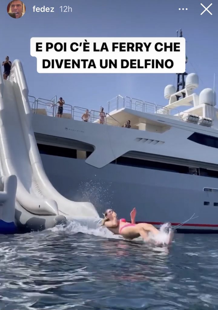 Fedez paura scivolo yacht