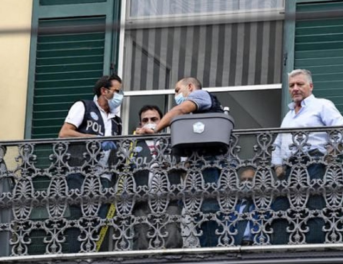 Napoli tragedia Samuele morto 4 anni balcone funerali 
