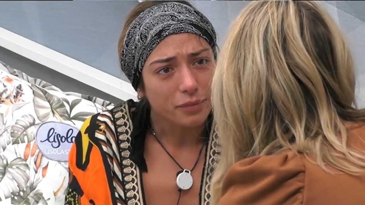 GF Vip 6 Soleil Sorge Lacrime Razzismo