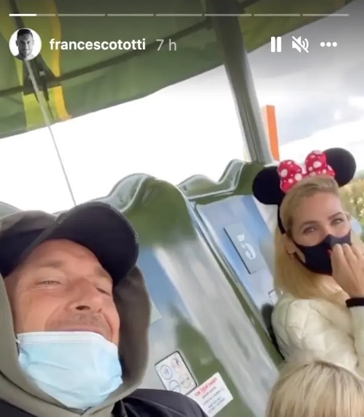 Francesco Totti giostra disneyland