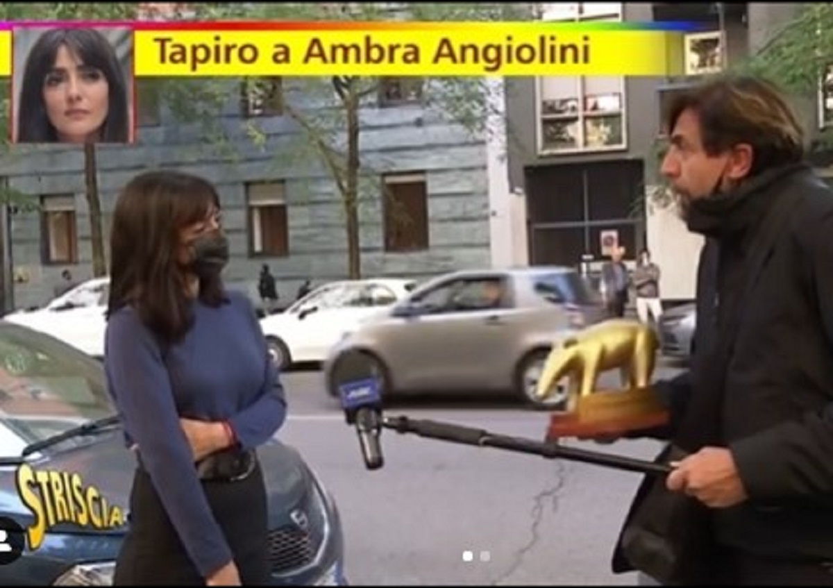 Ambra Angiolini Striscia la Notizia Tapiro lettera Bonetti