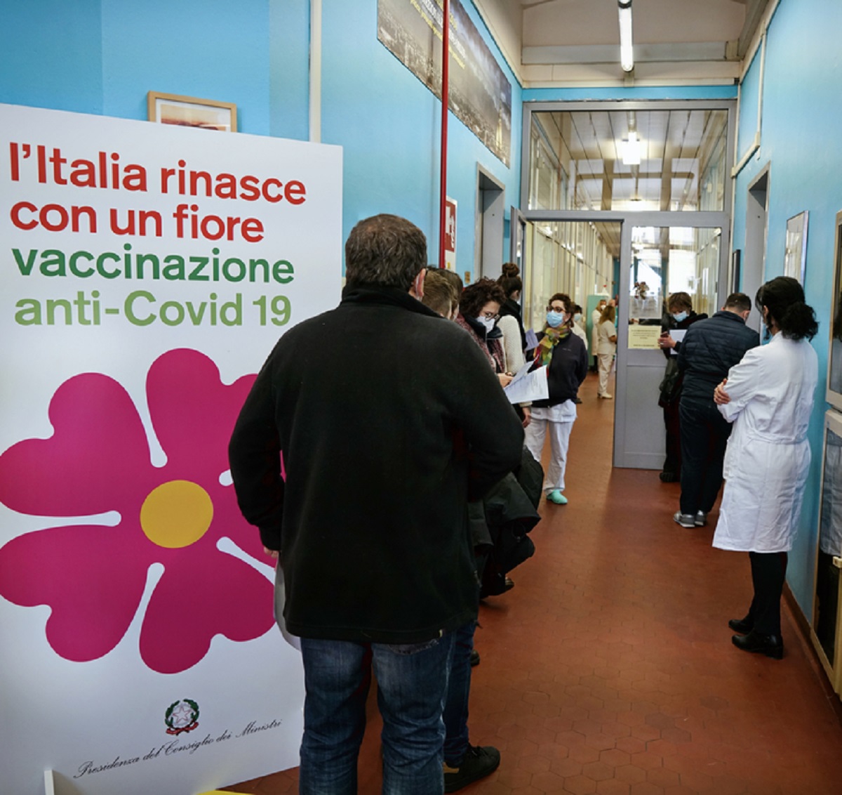 Mario Draghi campagna vaccinazione previsione fine pandemia