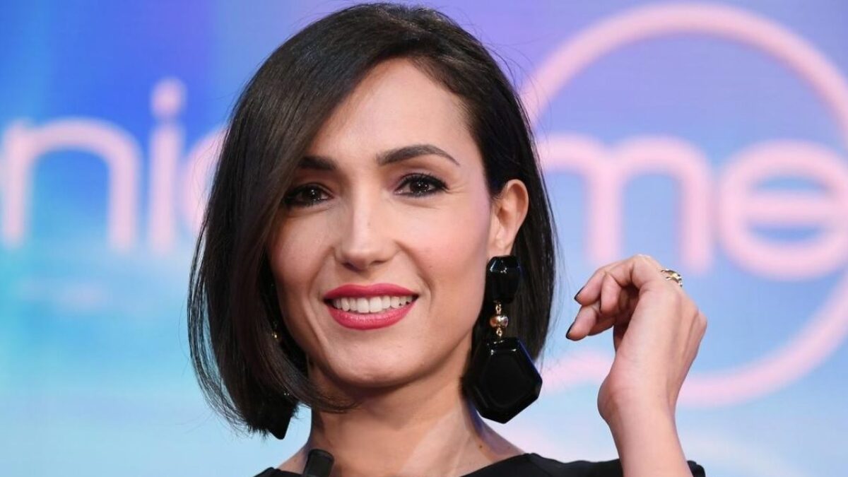 Caterina Balivo Cambio Agente Conduzione L'Eredità