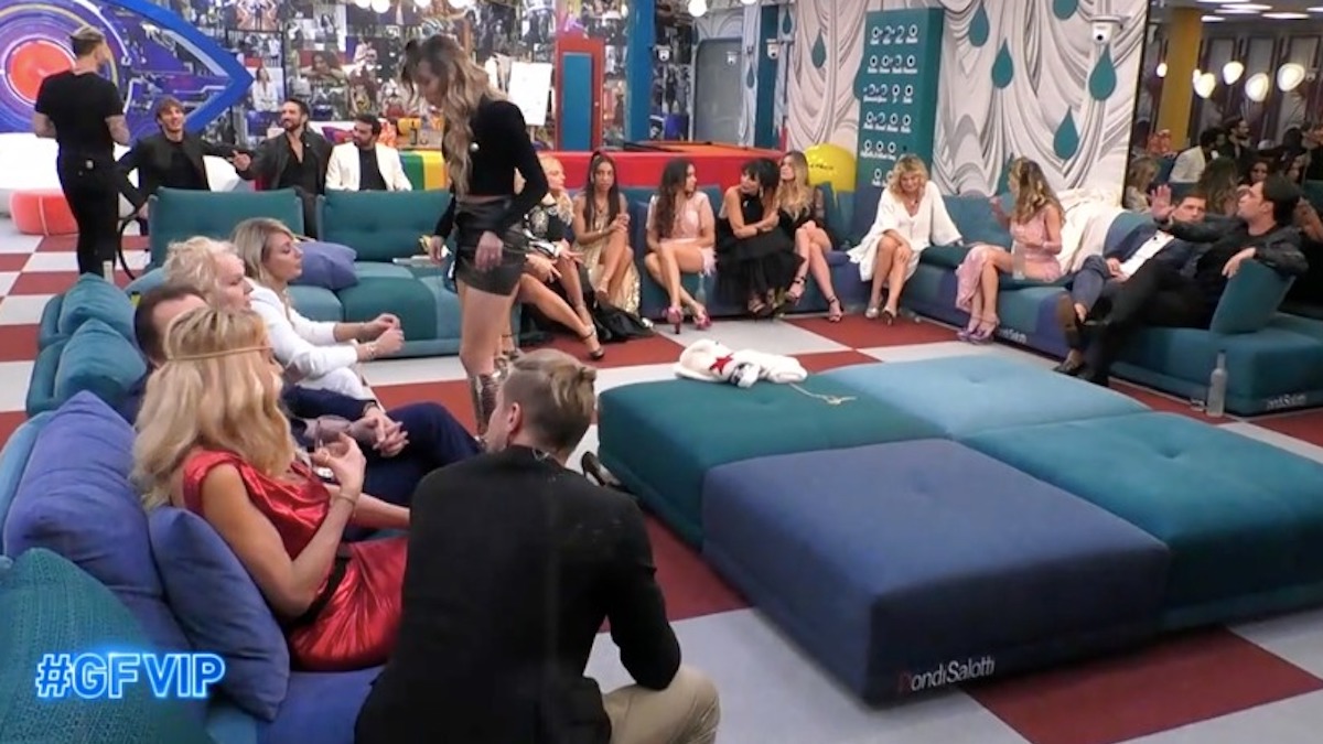 GF Vip 6 Carmen Russo esce Prima Natale
