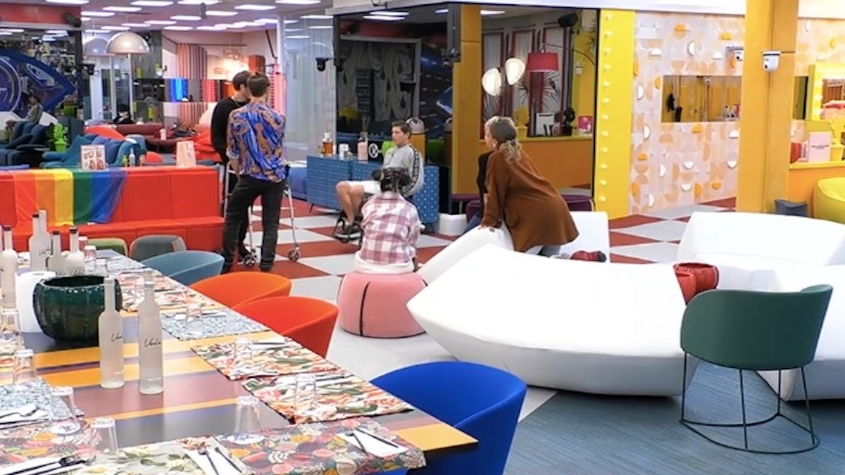 GF Vip 6 Manuel Bortuzzo cammina in piedi tutori