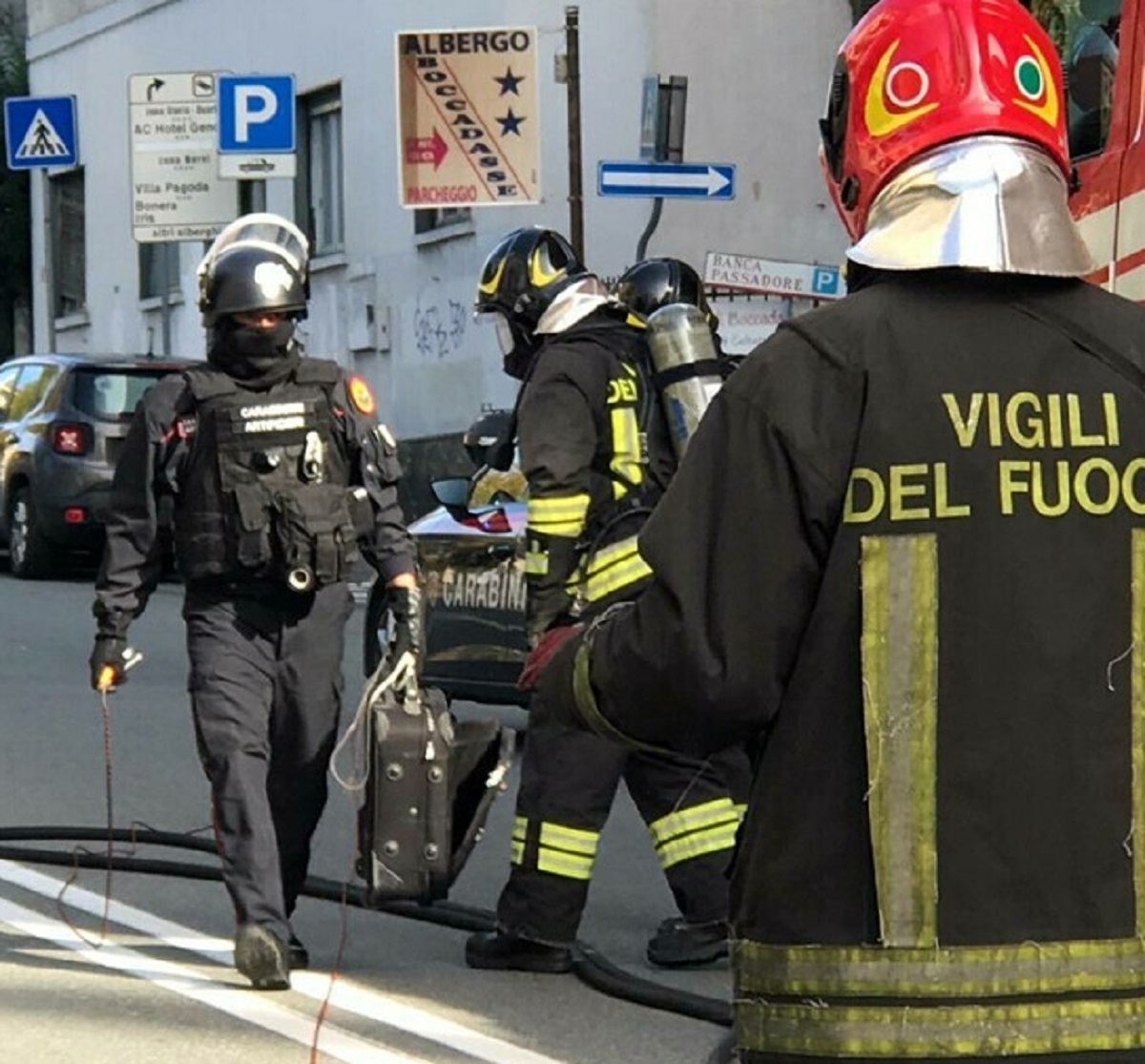 Genova allarme bomba situazione