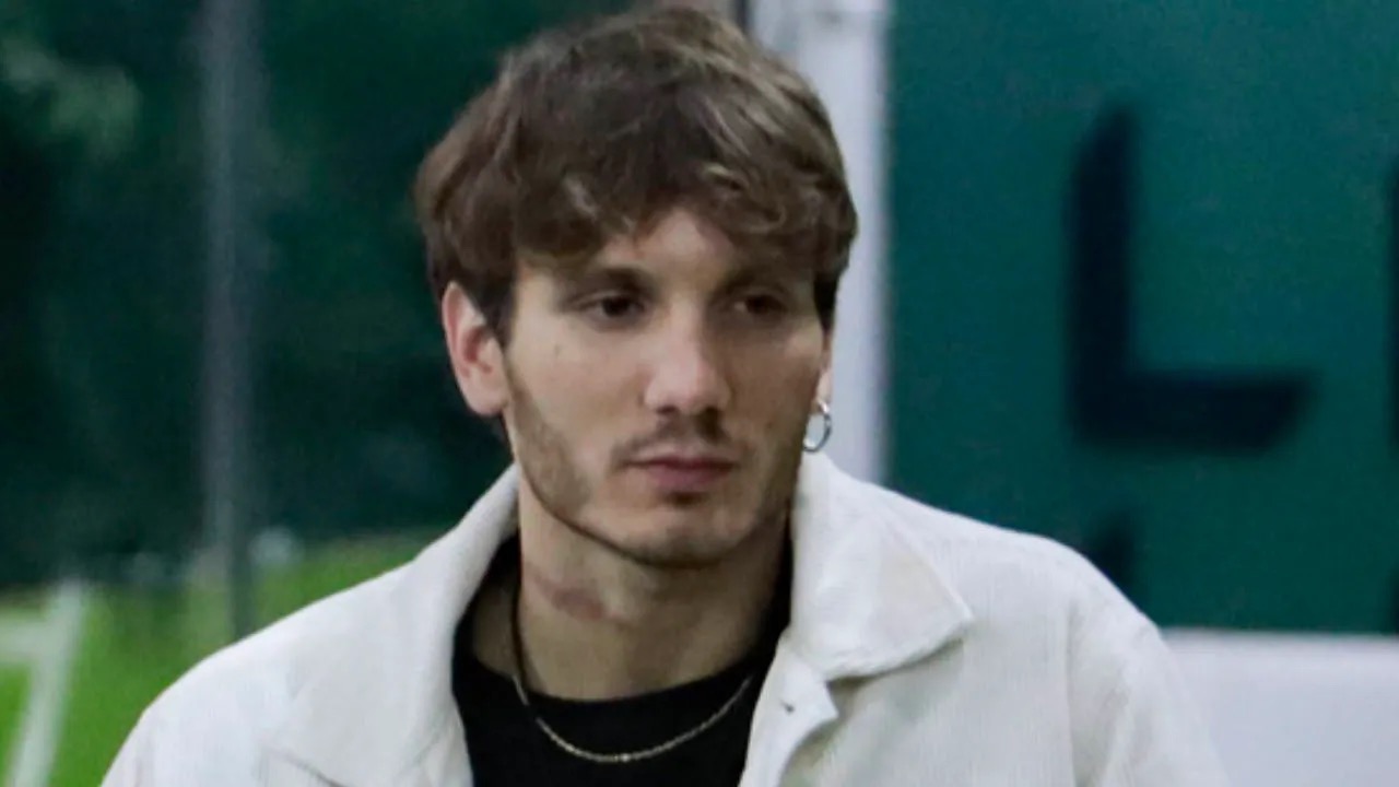 Manuel Bortuzzo piange sotto cuscino gf vip 6