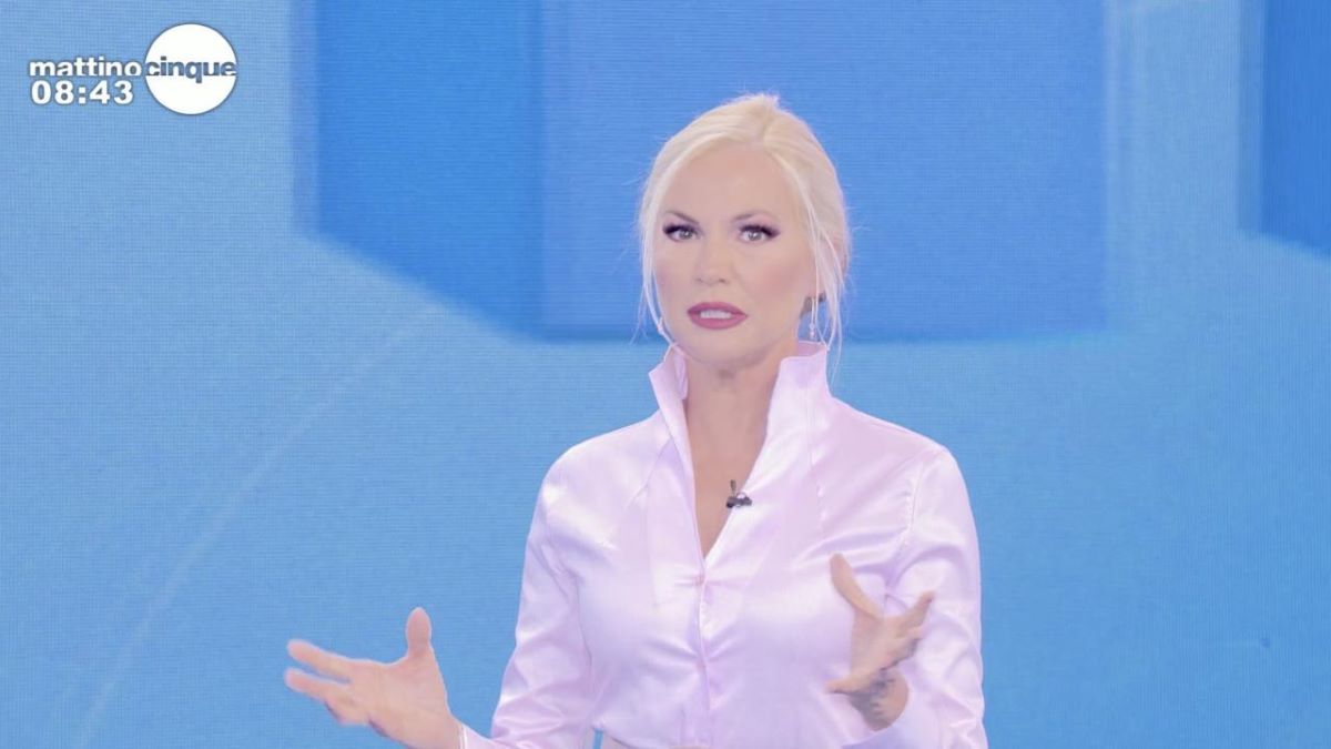 Federica Panicucci Mattino Cinque Natale