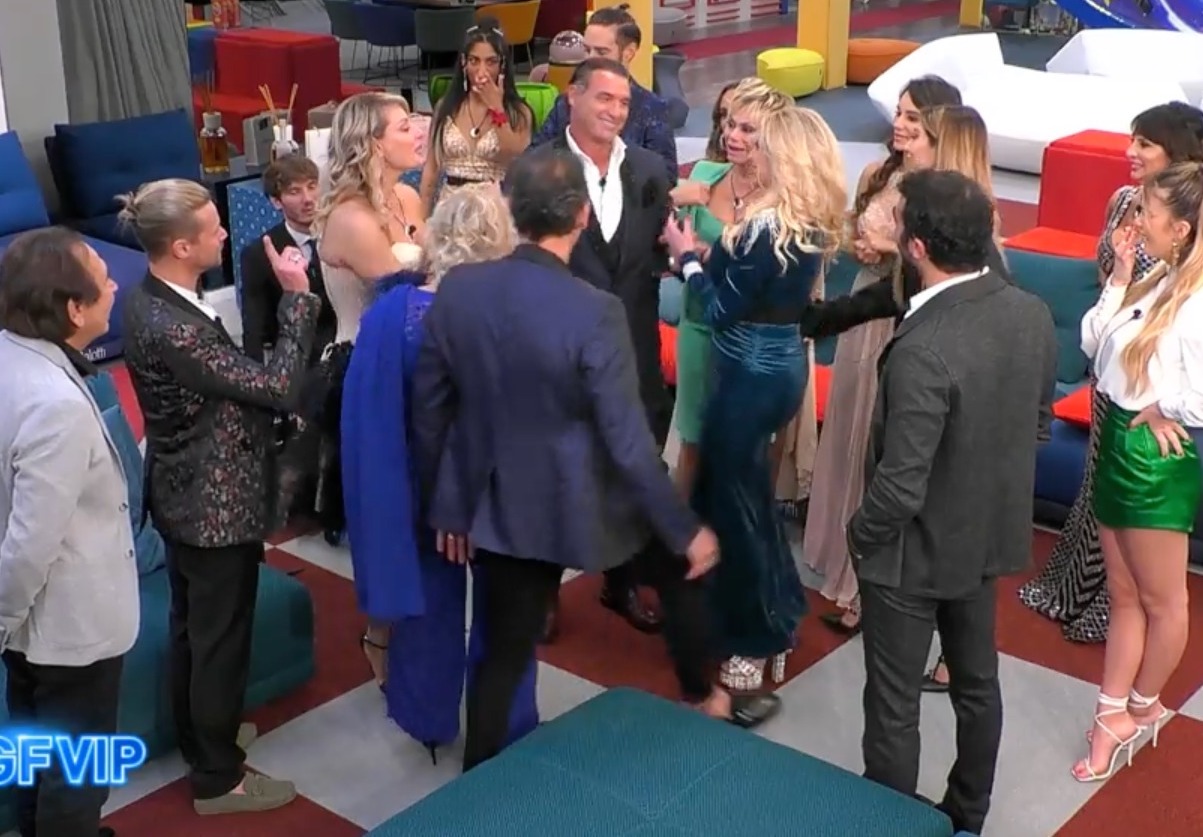 alex belli bigliettino regolamento gf vip 6