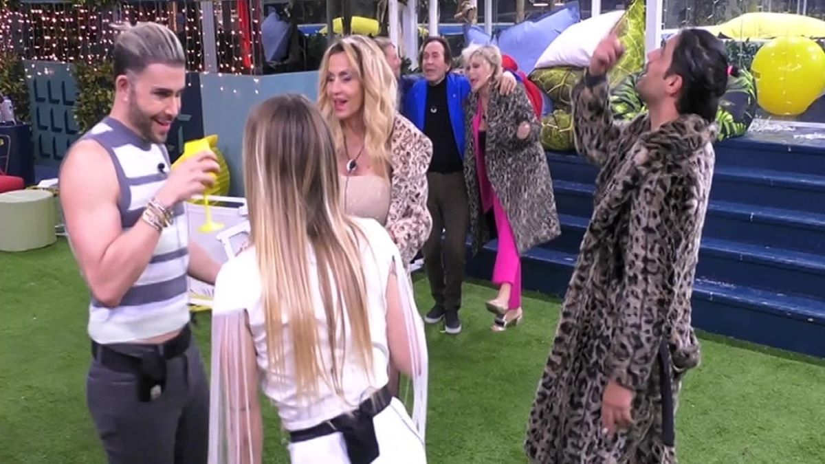GF Vip Insulto Fuori Casa