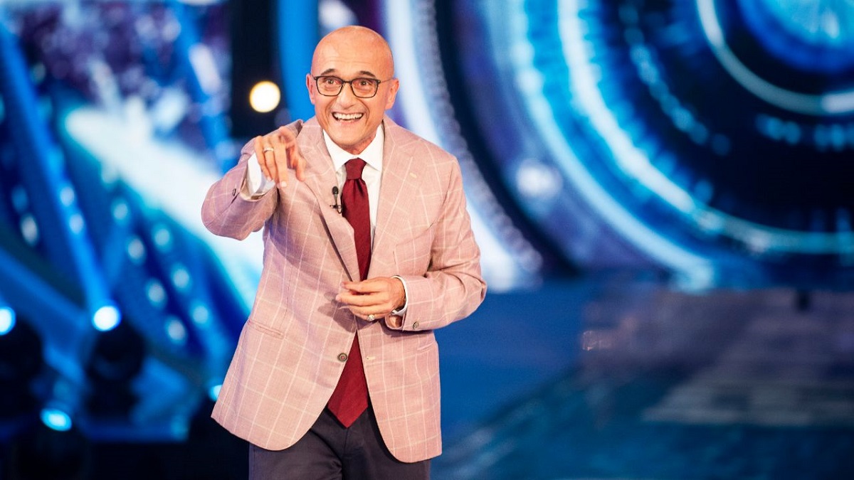 GF Vip 6 Alfonso Signorini vince sfida ascolti
