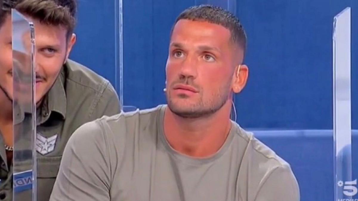 ued-tronista-luca-saladino-ex-corteggiatore-di-roberta