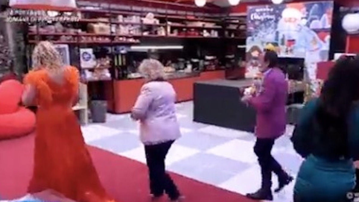 GF Vip 6, Katia Ricciarelli discorso di Signorini Non serve niente