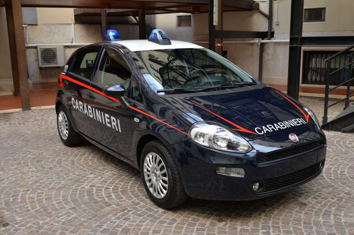 auto carabinieri