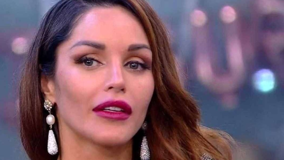 delia duran gf vip alcol notte hot
